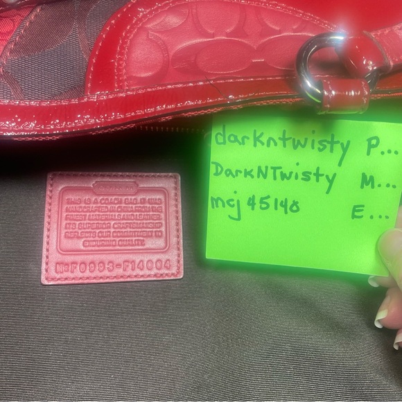 Beautiful Mixed Media Coach Signature Tote Gorgeous! Used only once or twice - Picture 17 of 17